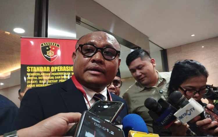 Kuasa hukum Wakil Presiden Ke-10 dan Ke-12 RI Jusuf Kalla (JK) Abdul Haji Talaohu dalam wawancara cegat di Gedung Bareskrim Polri, Jakarta, Senin (6/4/2026). ANTARA/Muhammad Rizki