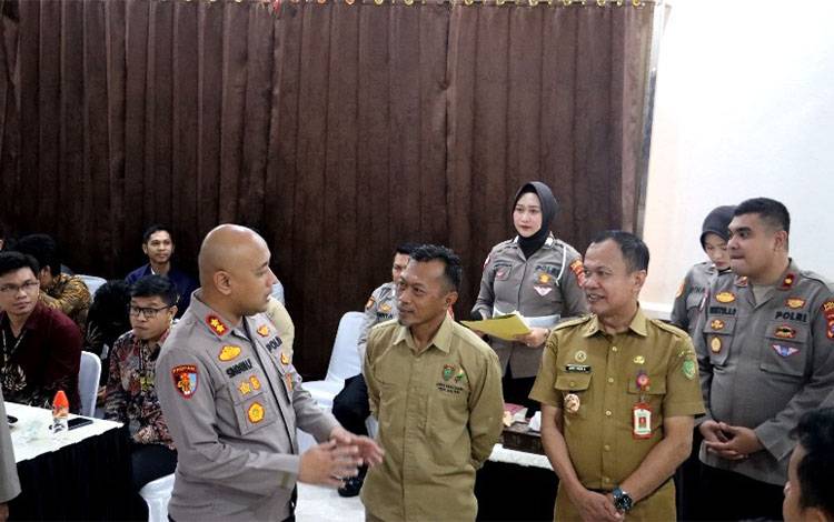 Polres Barito Utara menggelar Rakor Ketahanan Pangan sebagai langkah konkret mendukung program nasional swasembada pangan tahun 2026 di aula Anggrawina Jagratara Polres Barito Utara, Senin, 6 April 2026. (Foto: Dhani)