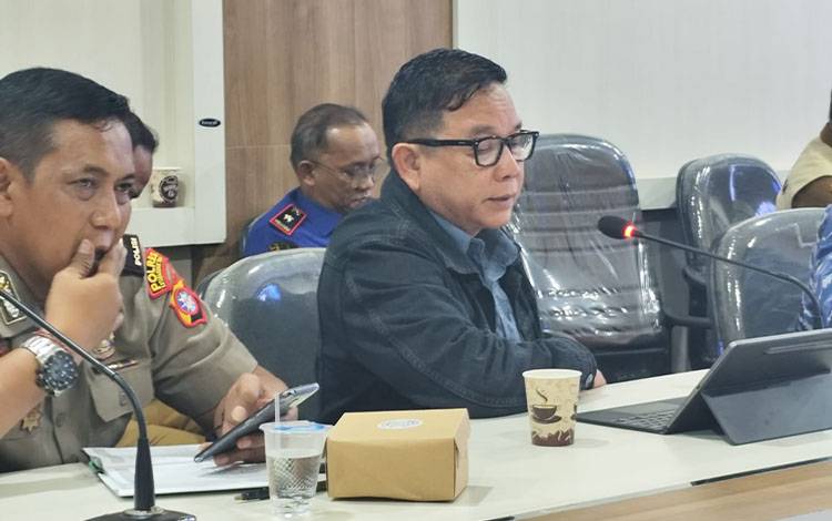 Direktur PDAM Tirta Mentaya Sampit, Ismanadi