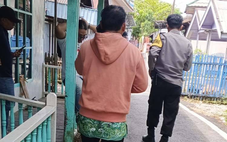 Lokasi penemuan diduga mortir di Gang Ibu, Kampung Arab, Jalan Antasan Kecil Barat, Kelurahan Pasar Lama, Kecamatan Banjarmasin Tengah, Kamis, 16 April 2026. (FOTO: Rescue Bjm)