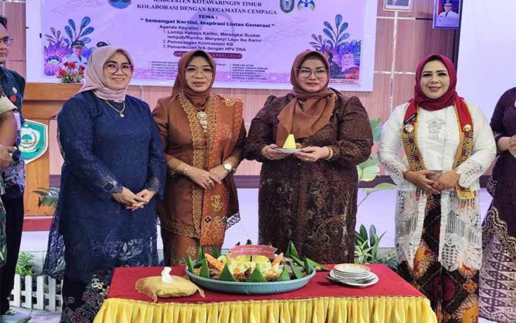 Wakil Bupati Kotim Irawati usai pemotongan tumpeng saat peringatan Hari R.A Kartini, Jumat, 24 April 2026. (FOTO : DEVI)
