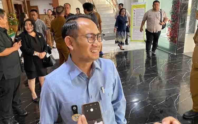 Wali Kota Palangka Raya, Fairid Naparin. (FOTO: MARINI)