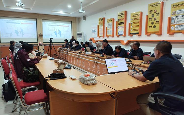 Penyampaian berita resmi statistik oleh BPS Kalteng pada Senin, 4 Mei 2026. (FOTO: TESTI PRISCILLA)