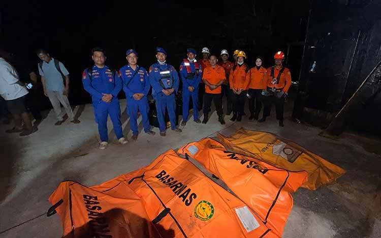 Jasad keempat ABK TB. Samudra Jaya 1 yang berhasil dievakuasi di perairan Sungai Tunjang, Kabupaten Barito Kuala, Rabu, 7 Mei 2026. (FOTO: Basarnas Bjm)