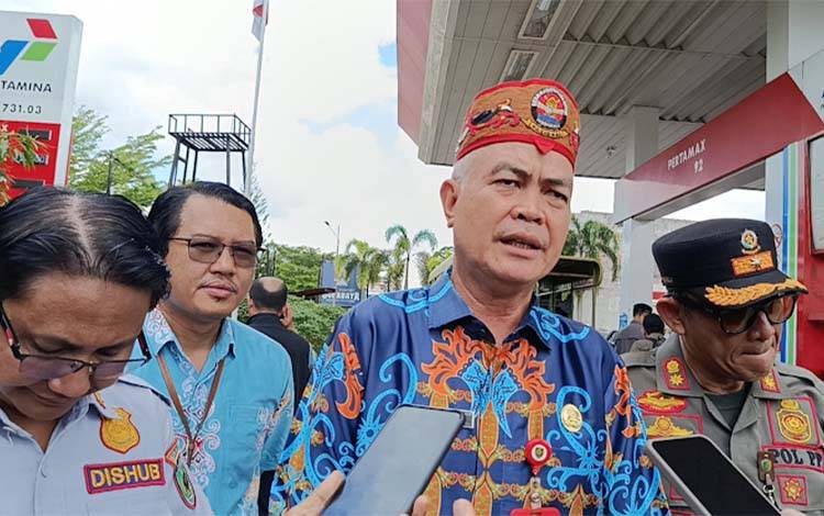 Kepala Satuan Polisi Pamong Praja Provinsi Kalimantan Tengah, Baru I Sangkai. (FOTO: MARINI)