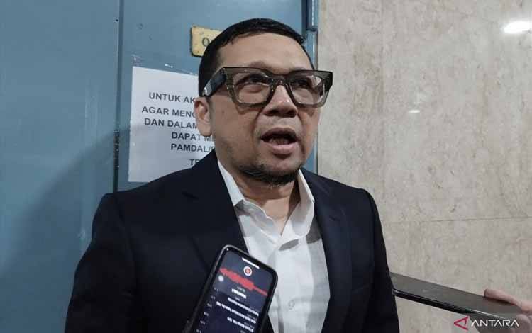 Anggota Komisi II DPR RI Ahmad Doli Kurnia saat diwawancarai di kompleks parlemen, Jakarta, Rabu (15/4/2026). (ANTARA/Bagus Ahmad Rizaldi)