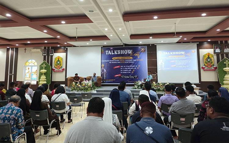 Talkshow Kreatif dalam rangka Pesta Perak Tahbisan Uskup Palangka, Mgr Aloysius Maryadi Sutrisnaatmaka, MSF pada Jumat sore, 8 Mei 2026. (FOTO: TESTI PRISCILLA)