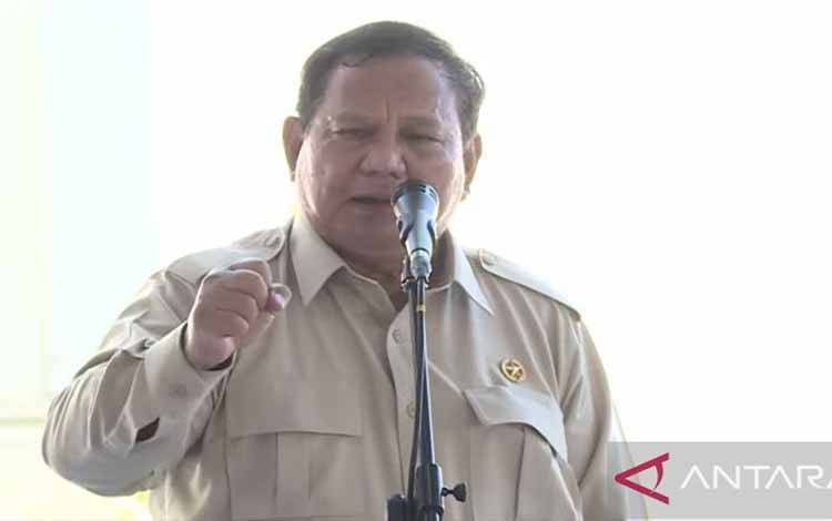 Presiden Prabowo Subianto memberikan sambutan saat meninjau Kampung Nelayan Merah Putih di Leato Selatan, Gorontalo, Sabtu (9/5/2026) ANTARA/Prisca Triferna