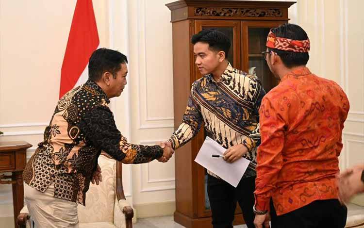 Wapres Gibran Rakabuming Raka dalam audiensi dengan Dewan Pimpinan Pusat (DPP) Prajaniti Hindu Indonesia di Istana Wapres, Jakarta, Senin (11/5/2026). ANTARA/HO-BPMI Sekretariat Wapres
