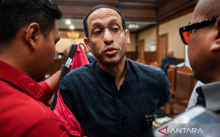 Terdakwa kasus dugaan korupsi pengadaan Chromebook dalam program digitalisasi pendidikan di Kemendikbudristek Nadiem Makarim bersiap meninggalkan ruangan usai menjalani sidang lanjutan di Pengadilan Tipikor, Jakarta, Rabu (6/5/2026). Sidang tersebut beragendakan mendengarkan keterangan saksi yang dihadirkan pihak terdakwa yakni Ketua Badan Pemeriksa Keuangan (BPK) periode 2019-2022 Agung Firman Sampurna. ANTARA FOTO/Rivan Awal Lingga/YU
