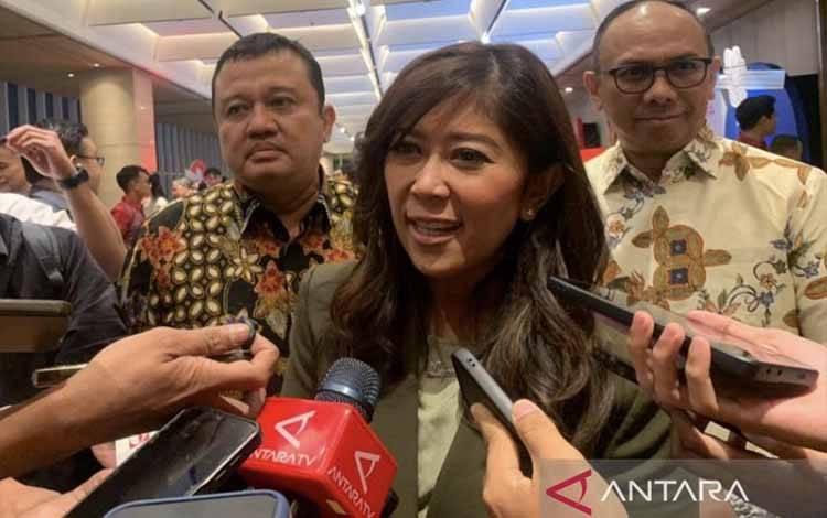 Menteri Komunikasi dan Digital (Menkomdigi) Meutya Hafid memberikan keterangan kepada wartawan di sela acara peresmian operasional Satelit Nusantara Lima (SNL/NS) di Jakarta Selatan, Senin (11/5/2026). (ANTARA/Farhan Arda Nugraha)