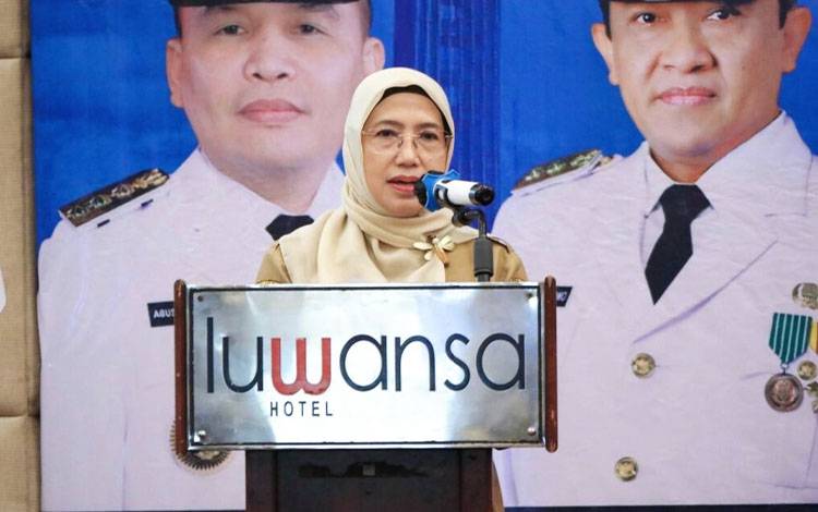 Asisten Bidang Administrasi Umum Setda Kalteng, Sunarti. (FOTO: FRY)