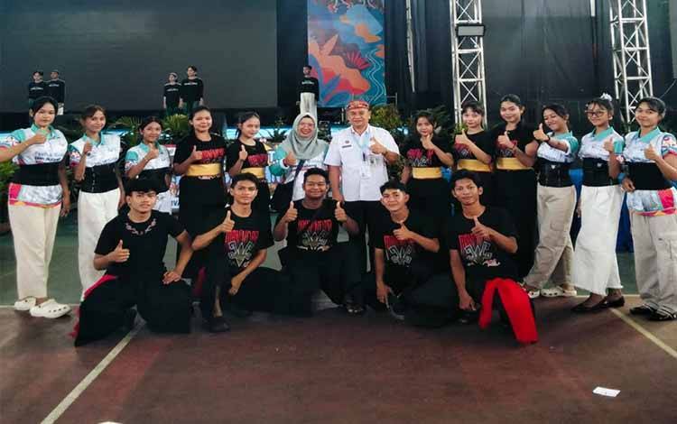 Parade Tradisi Lisan menjadi salah satu cabang unggulan dalam gelaran FBIM 2026 di Kalimantan Tengah.(FOTO: TESTI PRISCILLA)