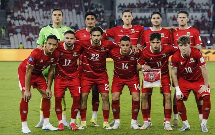 Pesepak bola Timnas Indonesia berfoto bersama sebelum bertanding melawan Timnas Bulgaria pada pertandingan final FIFA Series 2026 di Stadion Utama Gelora Bung Karno (SUGBK), Senayan, Jakarta, Senin (30/3/2026). ANTARA FOTO/Asprilla Dwi Adha/bar