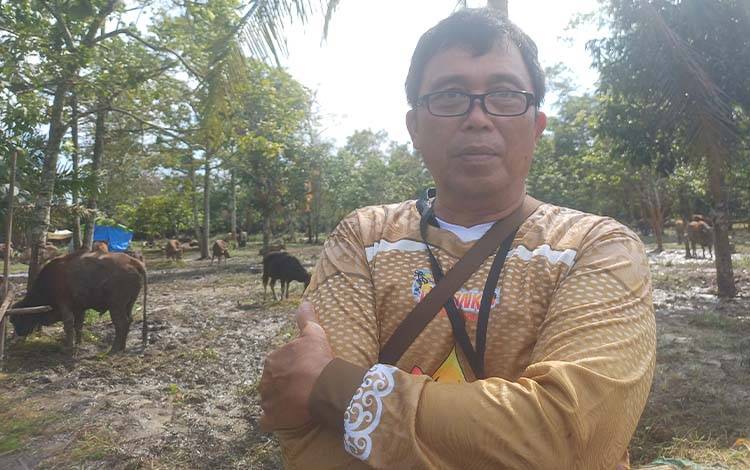 Kepala Bidang Peternakan dan Kesehatan Hewan DPKP Kotawaringin Timur Endrayatno. (FOTO: DEWIP)