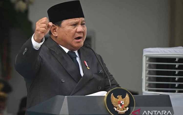 Presiden Prabowo Subianto menyampaikan pidatonya saat upacara peringatan Hari Lahir Pancasila di Lapangan Gedung Pancasila, kompleks Kementerian Luar Negeri, Jakarta, Senin (1/6/2026). Peringatan Hari Lahir Pancasila 2026 mengusung tema Pancasila Pemersatu Bangsa, Fondasi Perdamaian Dunia yang bermakna penegasan nilai Pancasila relevan untuk menjaga keutuhan bangsa dan sebagai jawaban terciptanya perdamaian dunia. ANTARA FOTO/Bayu Pratama S/nym.