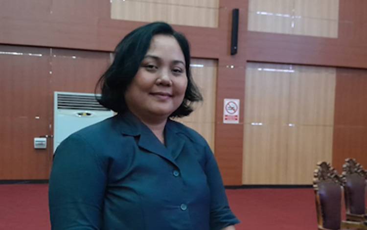 Wakil Ketua II Komisi III DPRD Palangka Raya, Sri Ani Rintuh. (FOTO: MARINI)