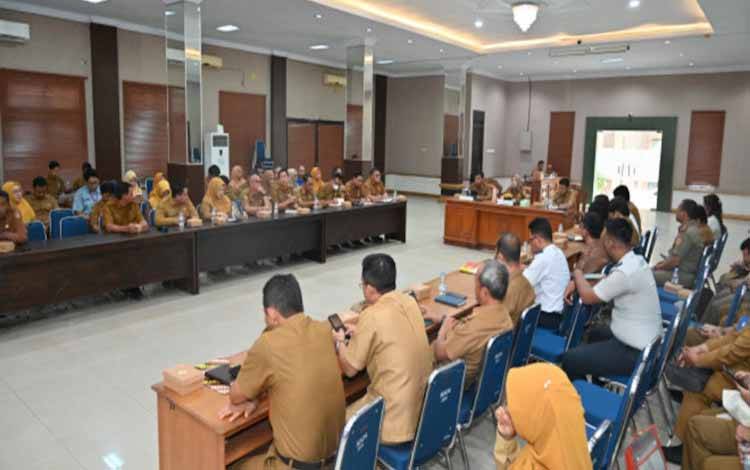 Rapat Koordinasi Penguatan Tata Kelola Publikasi Pemerintah Daerah yang digelar di Aula Sangga Banua Kantor Bupati Kobar, Senin, 8 Juni 2026