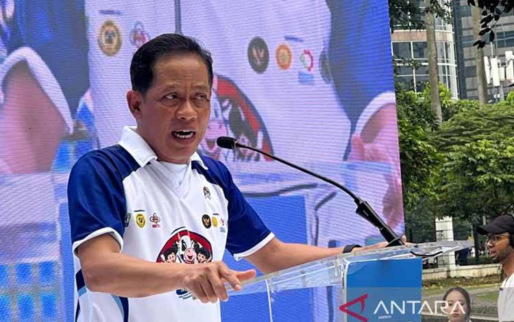 Wakil Menteri Koordinator Bidang Pangan Hanif Faisol Nurofiq berbicara dalam Peringatan Hari Susu Nusantara 2026 di Jakarta, Minggu (14/6/2026). ANTARA/Harianto