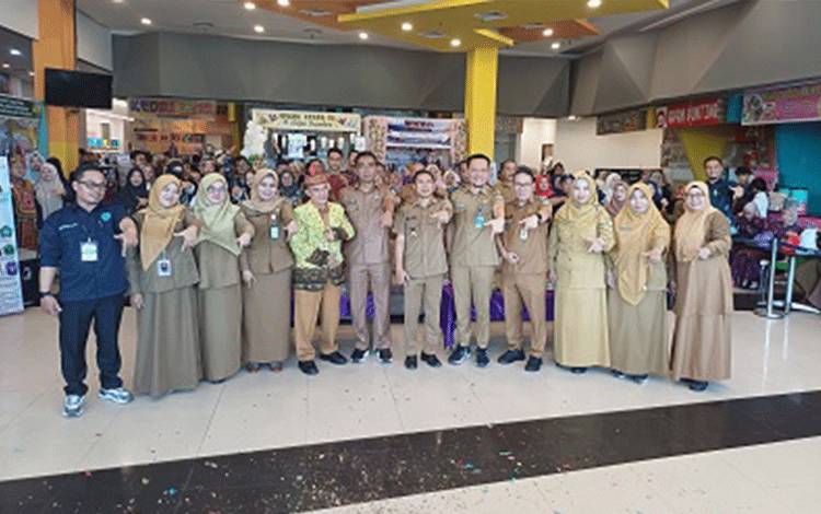 Pembukaan Expo Education Mentawa Baru Ketapang yang digelar di Borneo Citimall Sampit, Senin, 15 Juni 2026. (FOTO: DEWIP)