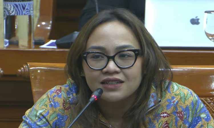Perwakilan korban penipuan Hanania Travel, Uli Amelia Septriani saat menghadiri rapat di kompleks parlemen, Jakarta, Kamis (18/6/2026). ANTARA/HO-DPR