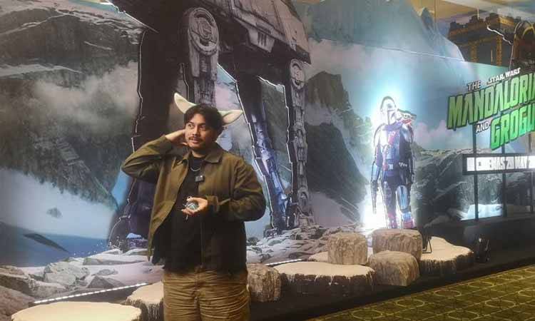 Ilustrasi - Kreator konten sekaligus kolektor mainan Star Wars, Fahri Sidek alias Mamang Osa menghadiri acara pemutaran perdana film tersebut di bioskop kawasan Gandaria, Jakarta Selatan, Selasa (19/5/2026). ANTARA/Abdu Faisal