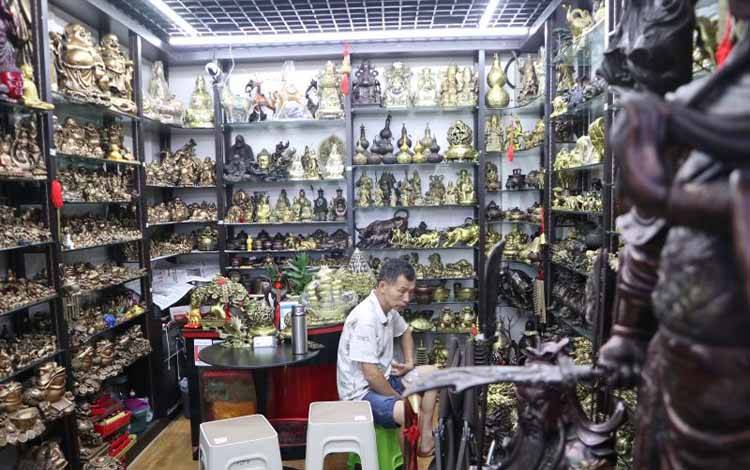 Salah satu toko di "Yiwu International Trade Market" di kota Yiwu, provinsi Zhejiang, China pada 26 Mei 2026 (ANTARA/Desca Lidya Natalia)