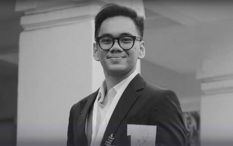 dr. Muhammad Zulfikar Drakel semasa hidup.