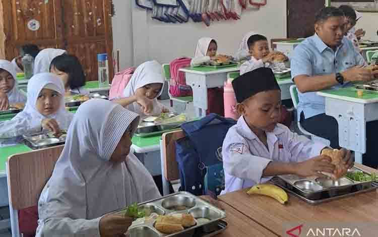 Kepala Badan Gizi Nasional (BGN) Sudaryono sidak ke SDN Bantarjati 9, Kota Bogor, Jawa Barat, Jumat (24/7/2026). ANTARA/HO-SDN Bantarjati 9