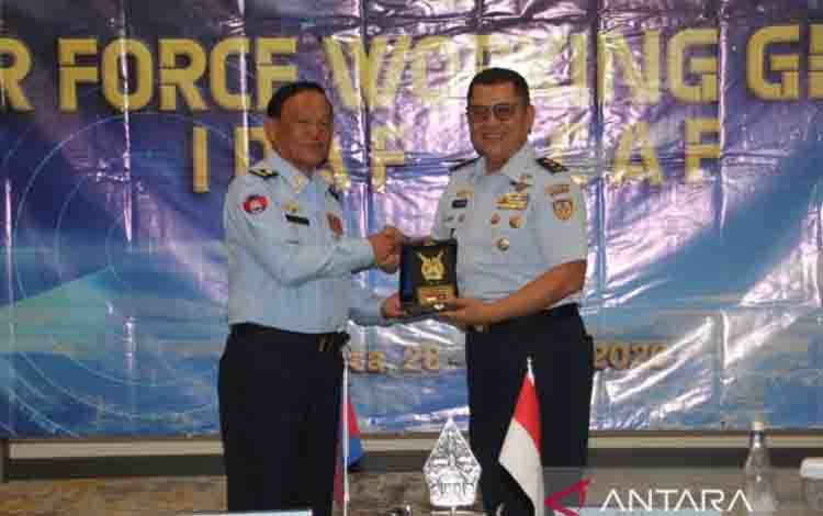 TNI AU dan AU Kamboja Perkuat Hubungan dengan Jalin Kerja Sama Militer