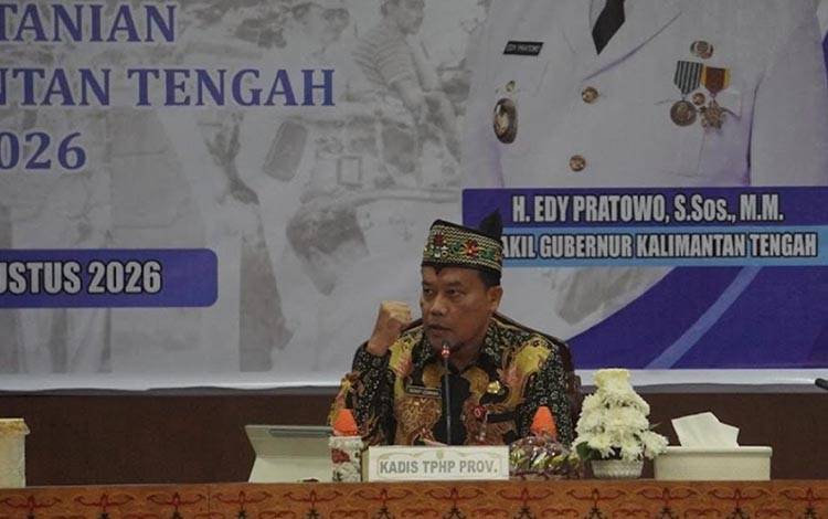 Kepala Dinas TPHP Prov Kalteng, Rendy Lesmana pimpin Rakor setelah seremonial pembukaan di Aula Eka Hapakat. (FOTO: TPHP KALTENG)