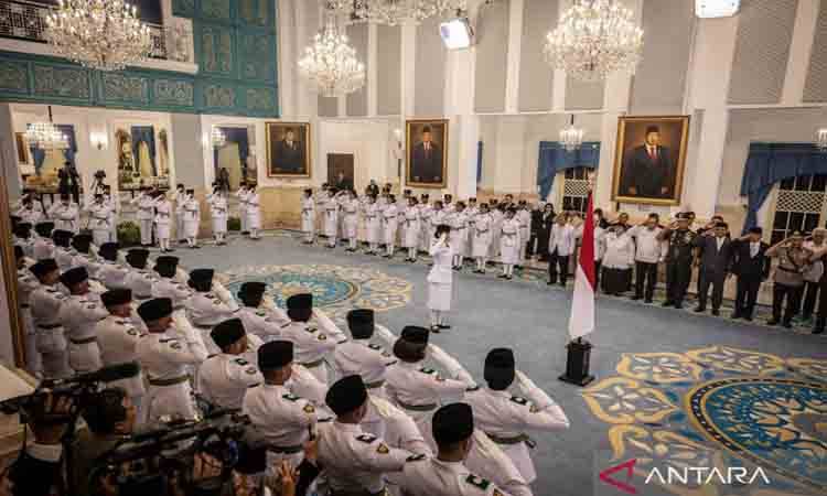 Suasana Upacara Pengukuhan Paskibraka Tingkat Pusat 2026 di Istana Negara, Jakarta, Sabtu (15/8/2026). Wakil Presiden Gibran Rakabuming Raka mengukuhkan 76 anggota Paskibraka dari 38 provinsi di Indonesia yang akan bertugas dalam Upacara Peringatan HUT ke-81 Kemerdekaan RI di Istana Merdeka, Jakarta pada 17 Agustus 2026. ANTARA FOTO/Bayu Pratama S/wpa. (ANTARA FOTO/BAYU PRATAMA S)