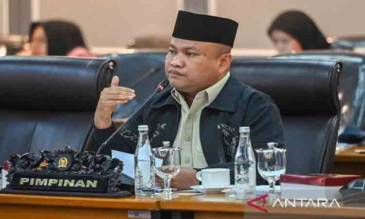Wakil Ketua Komisi XIII DPR Sugiat Santoso memimpin rapat kerja dengan Kepala Staf Kepresidenan di Kompleks Parlemen, Senayan, Jakarta, Rabu (3/6/2026). ANTARA FOTO/Rivan Awal Lingga/nym/am.