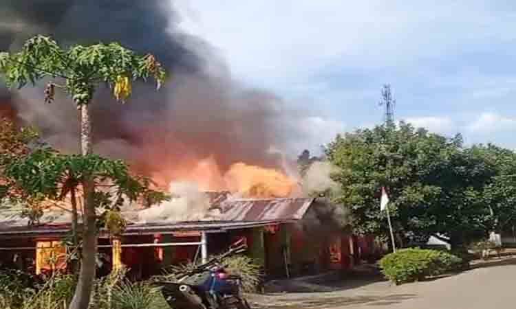 Situasi TKP saat kebakaran pertama kali dilaporkan di Desa Baru, Kecamatan Mataraman, Kabupaten Banjar, Kalimantan Selatan, Rabu sore, 19 Agustus 2026. (FOTO: Rescue Kalsel)