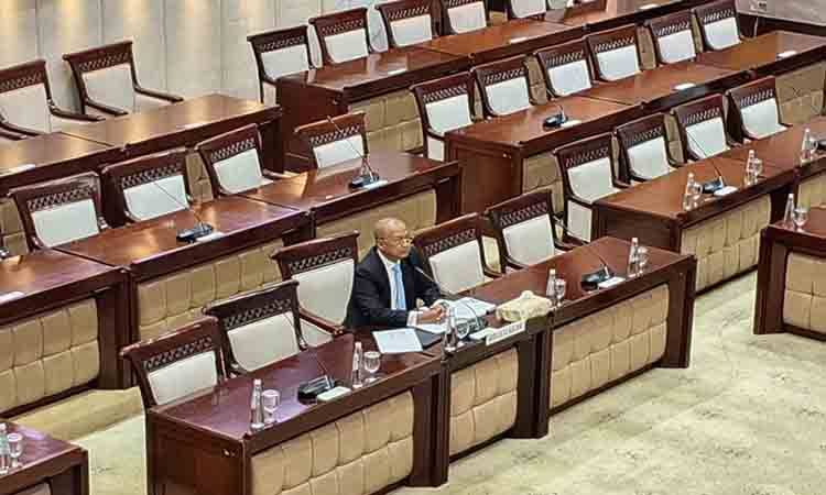 Calon Kepala Eksekutif Pengawas Bursa Mineral dan Komoditas Strategis (BMKS) Sarjito menjalani uji kelayakan dan kepatutan (fit and proper test) di Komisi XI DPR RI, Jakarta, Senin (24/08/2026). ANTARA/Muhammad Heriyanto