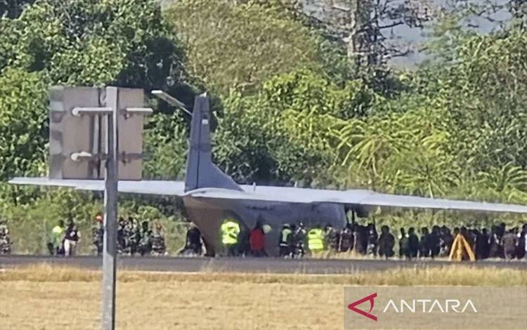 Ilustrasi: Pesawat milik TNI AU yang tergelincir keluar landasan Bandara Hasanuddin Makassar, Senin (25/8/2026). ANTARA/Riski Maruto
