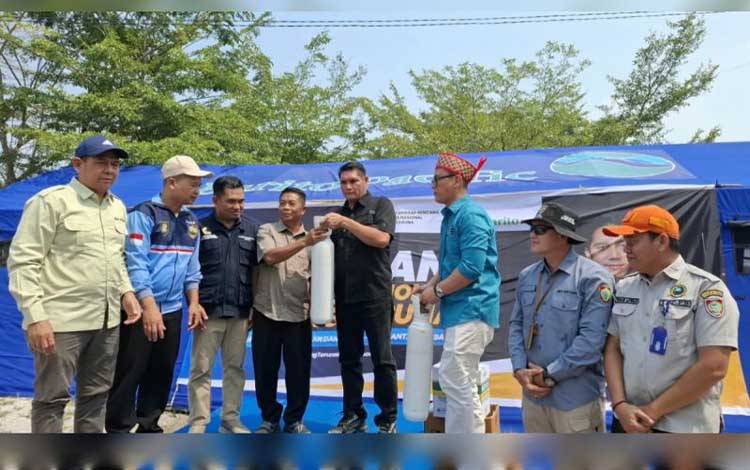 Karang Taruna Kalimantan Tengah membuka rumah oksigen dan layanan pengobatan gratis bagi masyarakat terdampak kabut asap akibat kebakaran hutan dan lahan di Petuk Katimpun, Kota Palangka Raya, Selasa (25/8/2026). ANTARA/HO-Dokumentasi Pribadi
