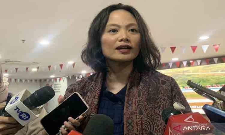 Kepala Kebijakan WhatsApp untuk Asia Pasifik Esther Samboh saat menjawab pertanyaan wartawan di Kantor Kemkomdigi, Jakarta pada Rabu (26/8/2026). (ANTARA/Farhan Arda Nugraha)