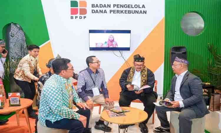 Booth BPDP juga dikunjungi oleh berbagai stakeholders untuk berkomunikasi terkait program-program BPDP.(FOTO: Istimewa)