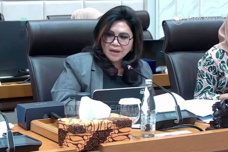 Wakil Ketua Komisi VII DPR RI Evita Nursanty saat memimpin rapat di kompleks parlemen, Jakarta, Senin (31/8/2026). ANTARA/HO-DPR RI