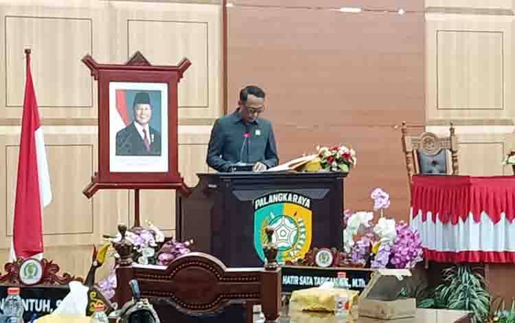 Juru Bicara Fraksi Gerindra DPRD Palangka Raya, Jati Asmoro. (FOTO: MARINI)