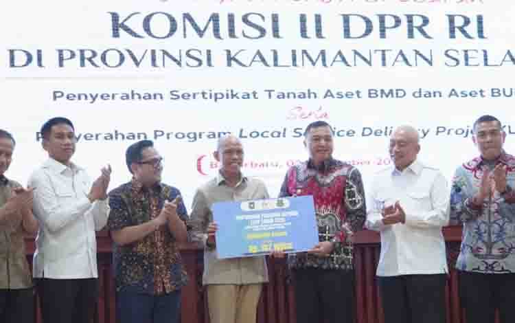 Penyerahan Program LSDP berlangsung di Gedung Idham Chalid, Setdaprov Kalimantan Selatan, Rabu, 2 September 2026. (FOTO: Diskominfo Kps)