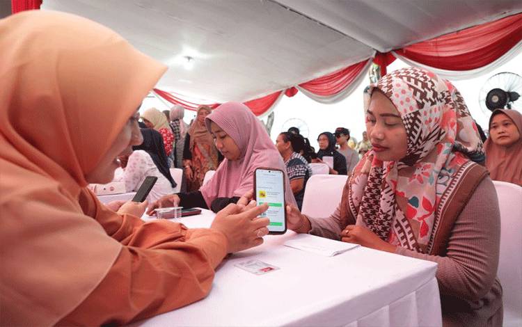 Desil yang Bergerak, Warga yang Menunggu