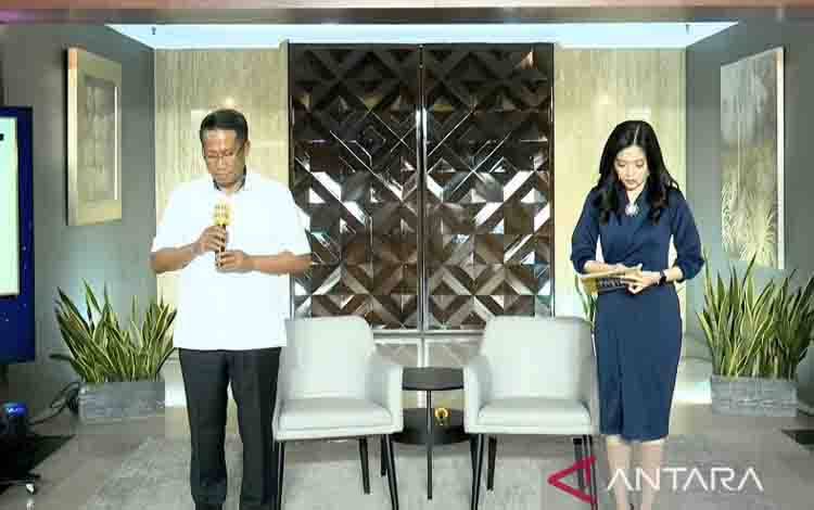 Menteri Hukum Supratman Andi Agtas (kiri) mengajak para hadirin memanjatkan doa untuk lima jurnalis hilang, saat membuka acara Pasti Ada Solusi, Jakarta, Jumat (11/9/2026). ANTARA/Agatha Olivia Victoria