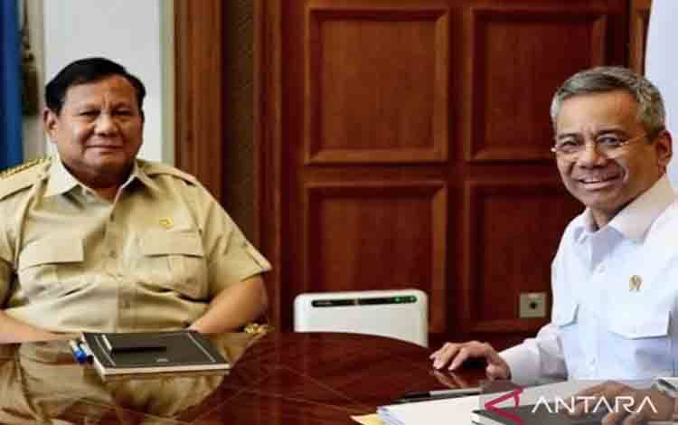 Presiden Prabowo Subianto (kiri) menerima Menteri Keuangan Suahasil Nazara (kanan) di Istana Merdeka, Jakarta, Selasa (22/9/2026). ANTARA/HO-BPMI Sekretariat Presiden.