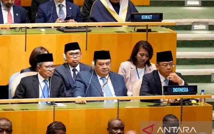 Menteri Luar Negeri RI Sugiono (kanan) selaku Ketua Delegasi Indonesia pada pembukaan Debat Umum Sidang Majelis Umum PBB (SMU PBB) ke-81 di Markas Besar PBB, New York, Selasa (22/9/2026). (ANTARA/HO-Kemlu)