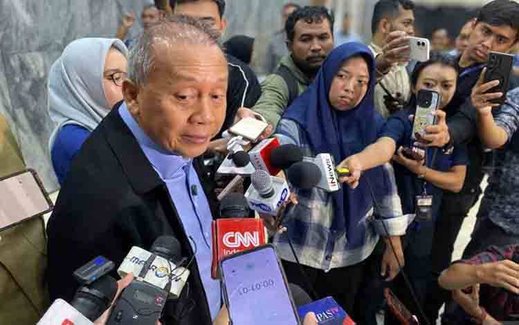 Wakil Ketua DPR Saan Mustopa menjawab pertanyaan pers di kompleks parlemen, Jakarta, Kamis (24/9/2026). ANTARA/Fath Putra Mulya
