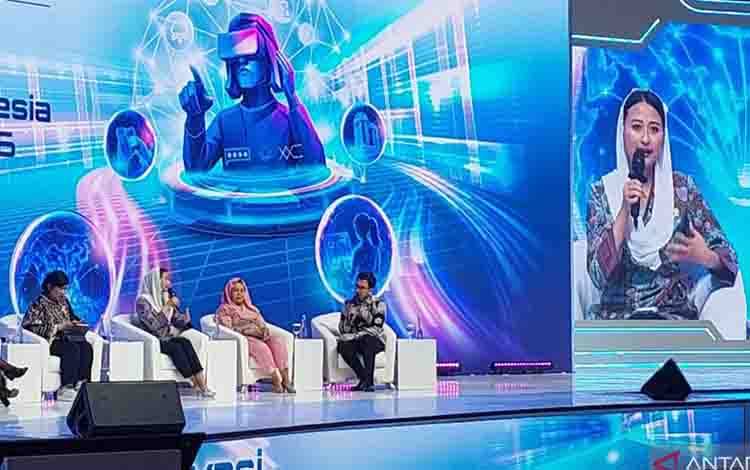 Wakil Menteri Perdagangan Dyah Roro Esti Widya Putri dalam panel diskusi di acara FEKDI & IFSE 2026 di Jakarta International Convention Center (JICC), Jumat (25/9/2026). (ANTARA/Fitra Ashari)