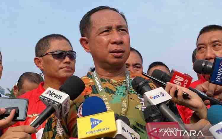 Panglima TNI Jenderal TNI Agus Subiyanto memberikan keterangan pers usai kegiatan TNI Run 2026 di kawasan Monas, Jakarta Pusat, Minggu (20/9/2026). ANTARA/Nadia Putri Rahmani/aa.