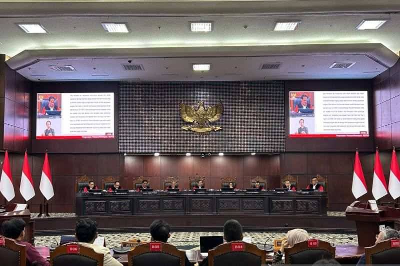 Mahkamah Konstitusi menggelar sidang pengucapan putusan dan ketetapan terhadap 20 permohonan di Gedung I MK, Jakarta, Selasa (29/9/2026). (ANTARA/Laily Rahmawaty)